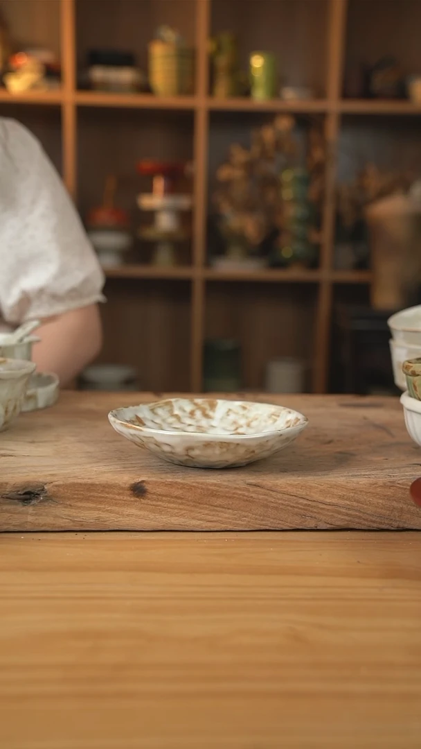 粉影系列的6英寸手捏盘【壶