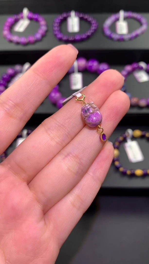 18K金镶嵌苏纪石（舒俱来）.吊坠