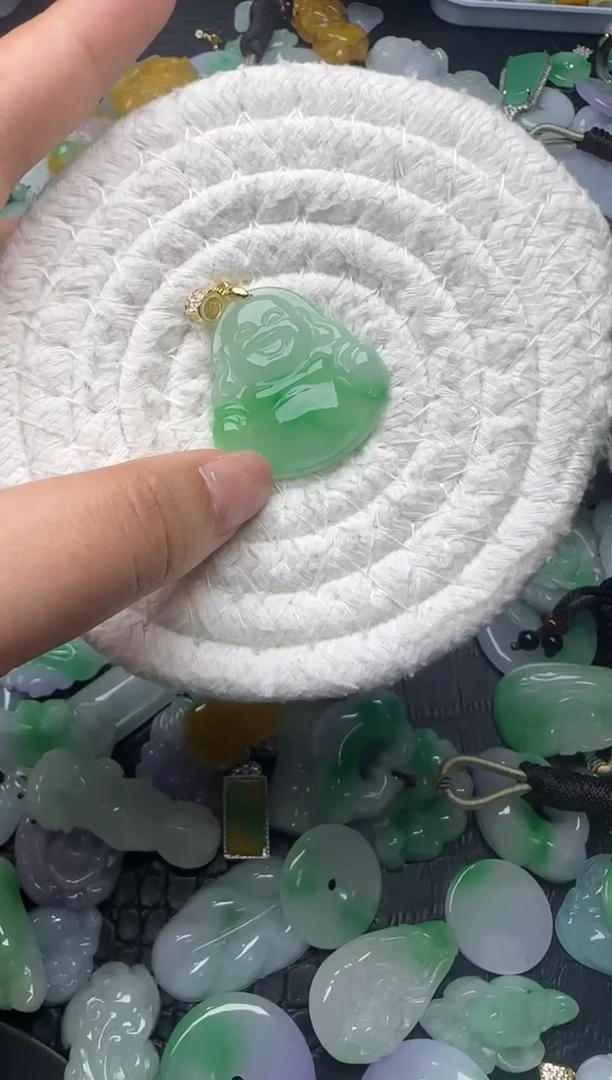 颈饰未镶嵌翡翠缅甸翡翠吊坠
