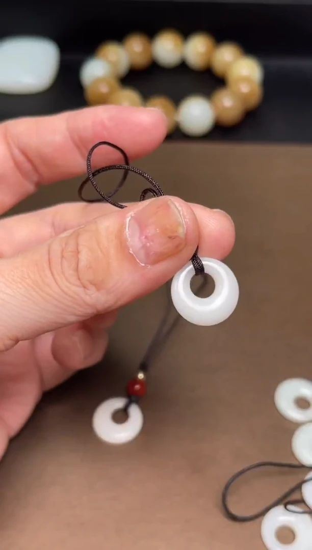 颈饰未镶嵌和田玉2