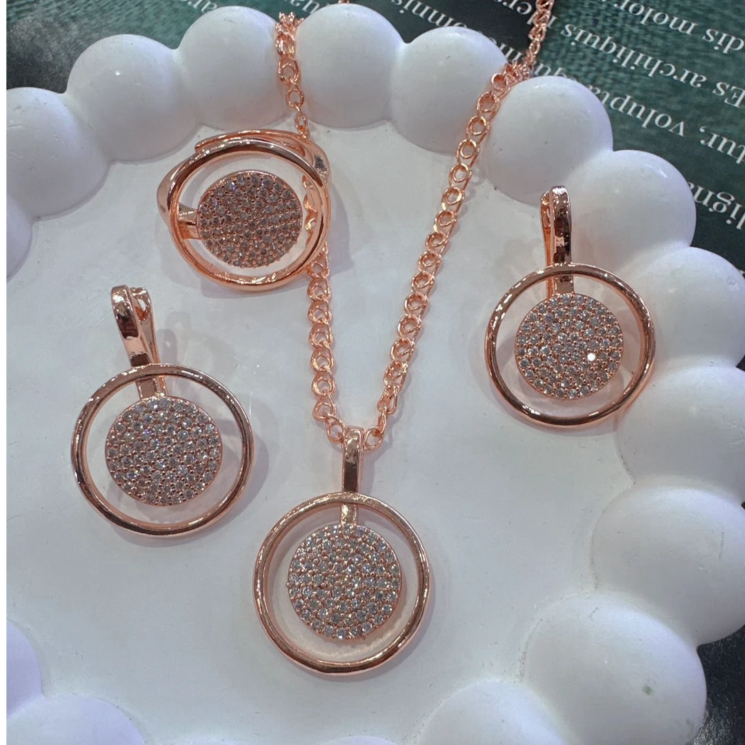 铜合金项链 欧美新款满钻圆牌吊坠三件套首饰