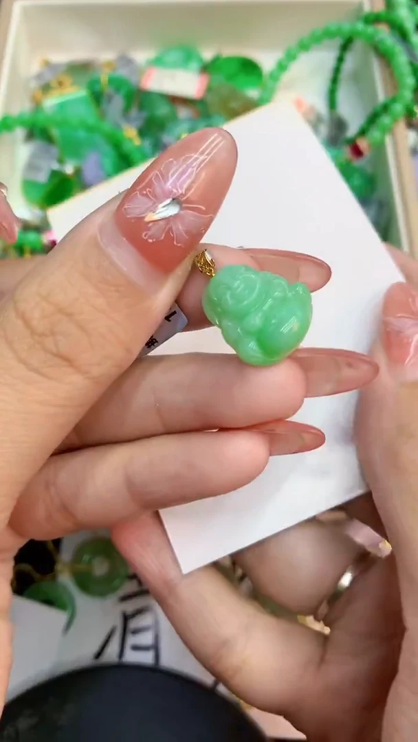 颈饰未镶嵌翡翠1