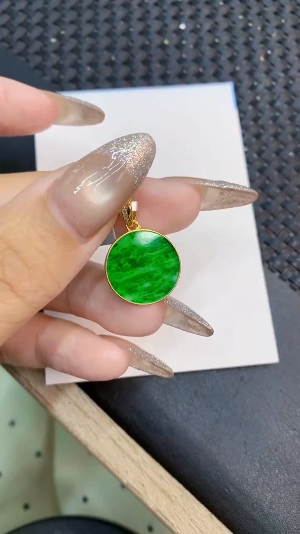 颈饰未镶嵌翡翠1