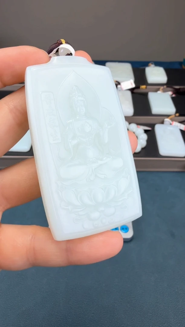 和田玉未镶嵌颈饰1