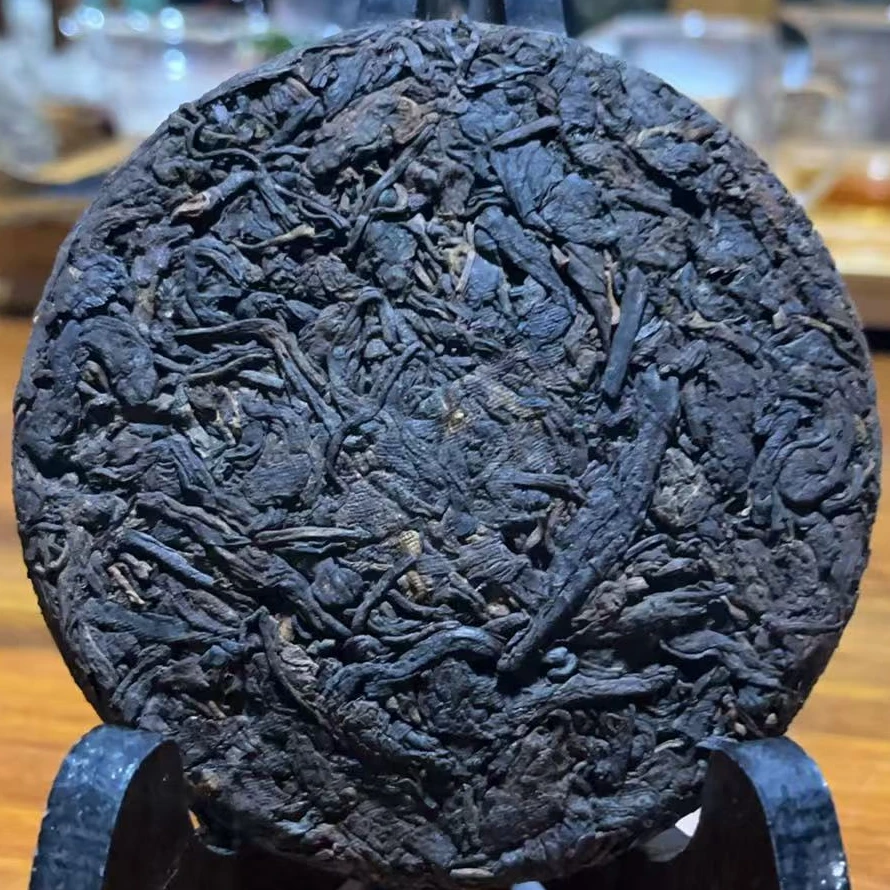 2008年云南临沧古树熟茶饼357g