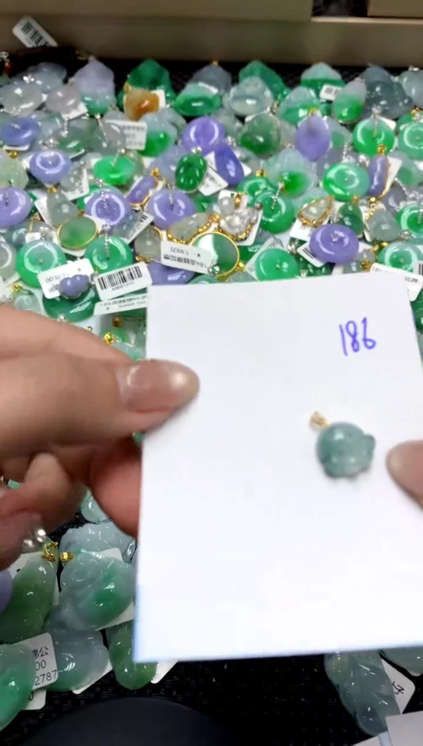 【闪购商品】翡翠颈饰18K金镶嵌1111111111