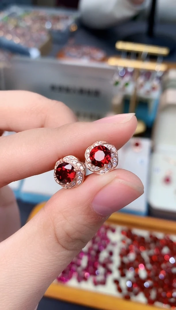 【闪购商品】石榴石耳钉银S925镶嵌天然