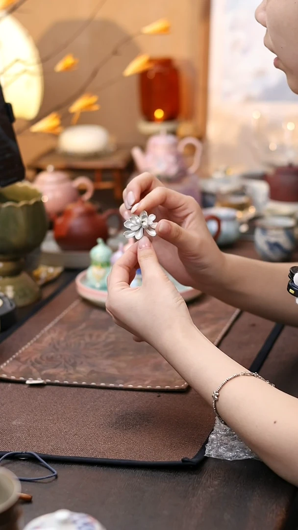 手工锡制莲花香插