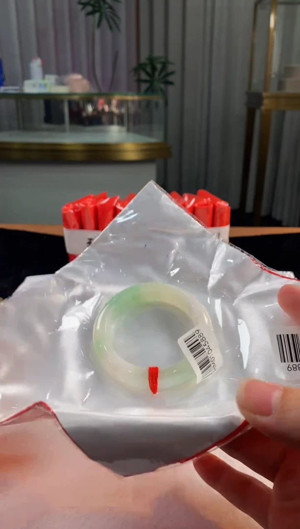 未镶嵌定制翡翠5073毛货不退不换 52-53圈