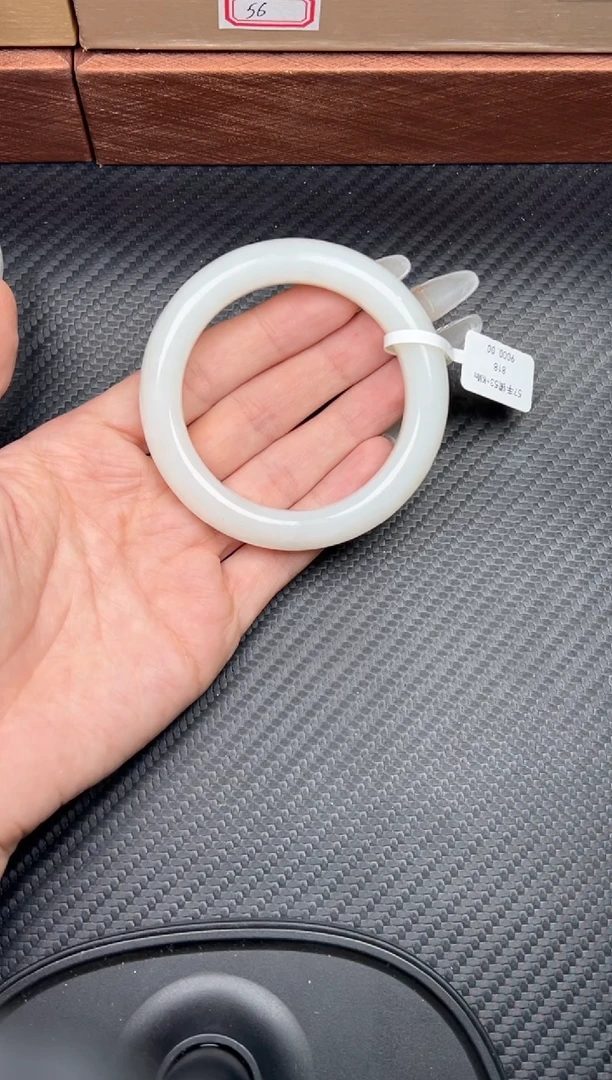 未镶嵌手镯和田玉某*某且末金山微色差53+手镯M