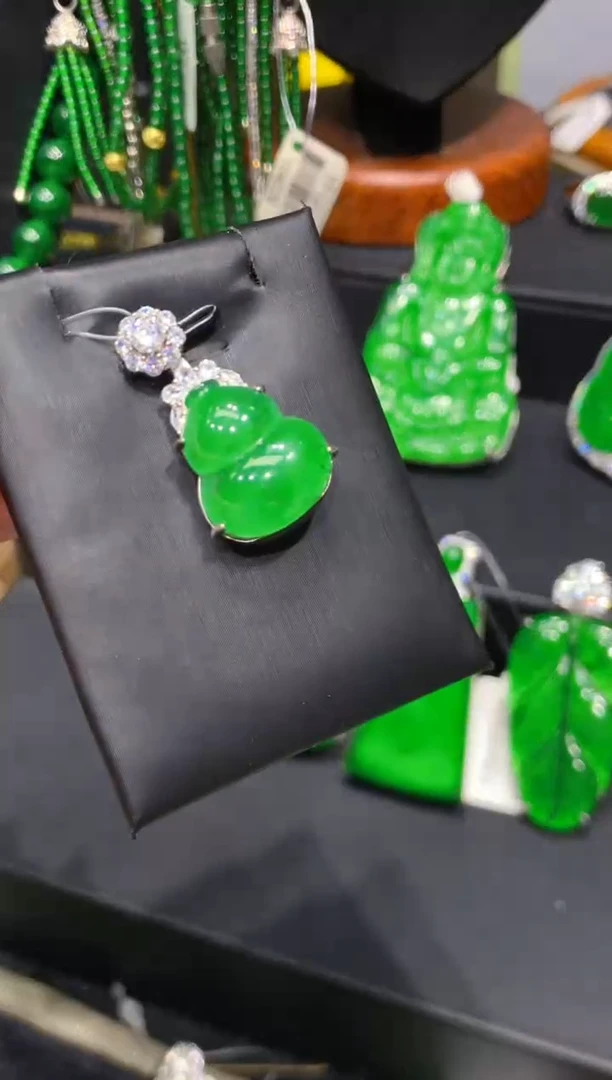 翡翠银S925镶嵌颈饰35一季