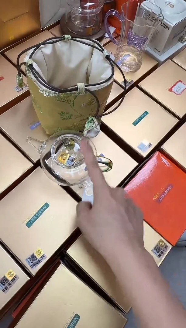 @@禾器幻彩简逸壶迷翠+禾器茶室包春颜