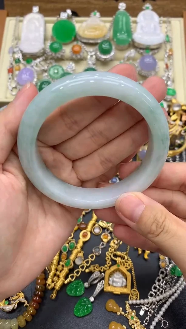 翡翠手镯未镶嵌370-中国好珍宝
