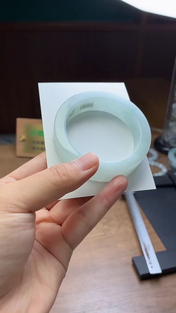 未镶嵌手镯定制翡翠阿*?定制