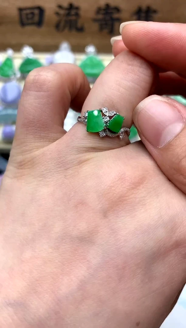 【闪购商品】翡翠戒指18K金镶嵌187-中国好珍宝