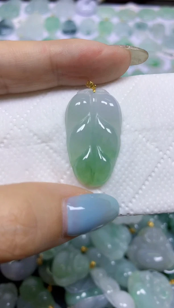 翡翠18K金镶嵌颈饰天然翡翠A货