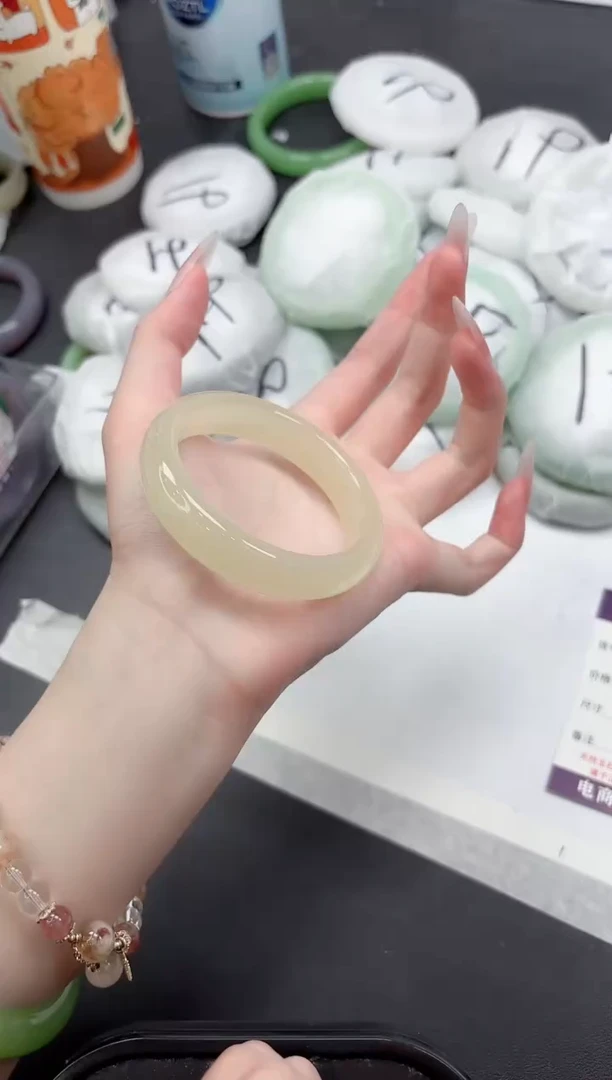 未镶嵌手镯石英质玉273-55.3