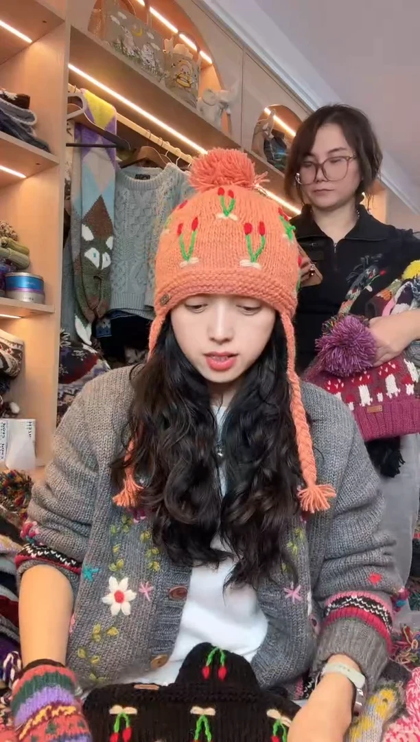 绵羊毛百羊毛樱花深粉刺绣护耳帽