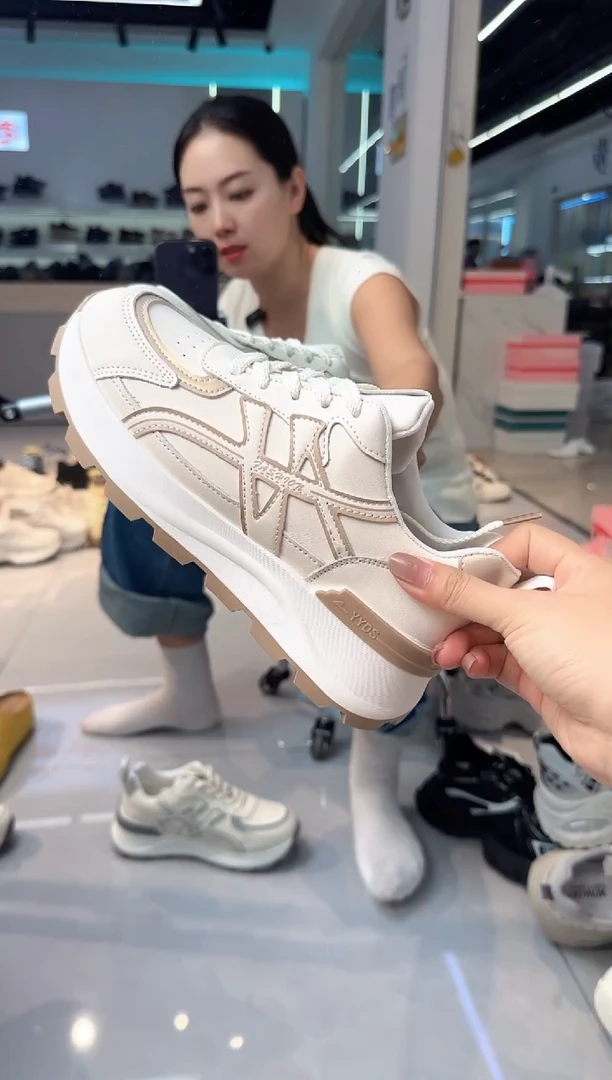 单鞋阿甘鞋 538 卡色 40 码