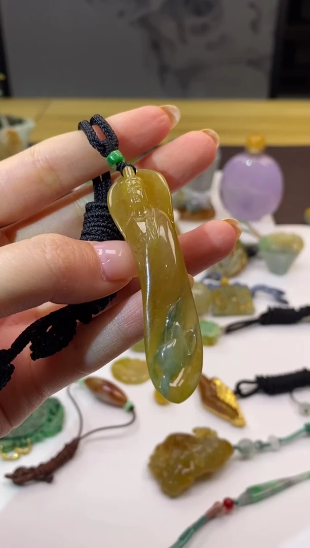 翡翠挂件未镶嵌翡翠观音