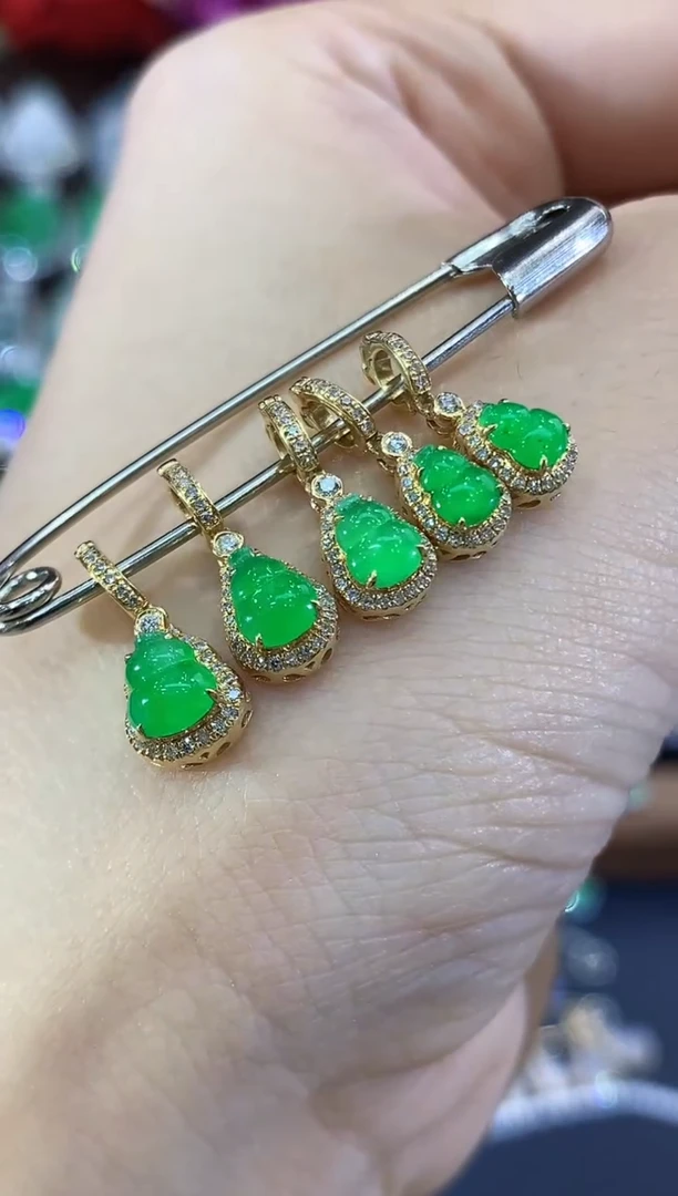 吊坠(不含链)18K金镶嵌翡翠B7    多样性一件发货