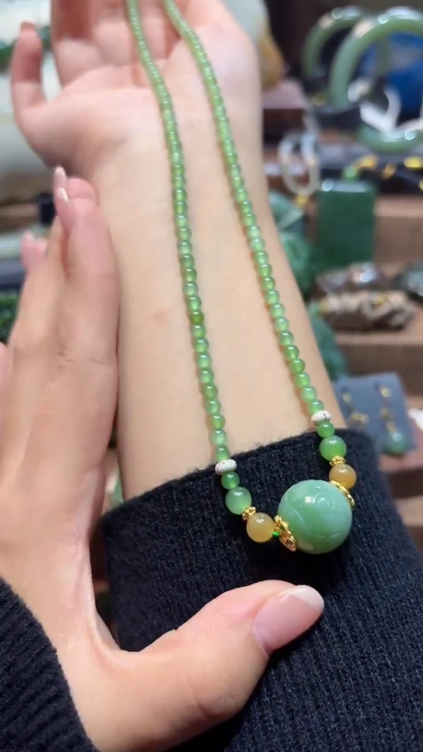 颈饰未镶嵌和田玉1