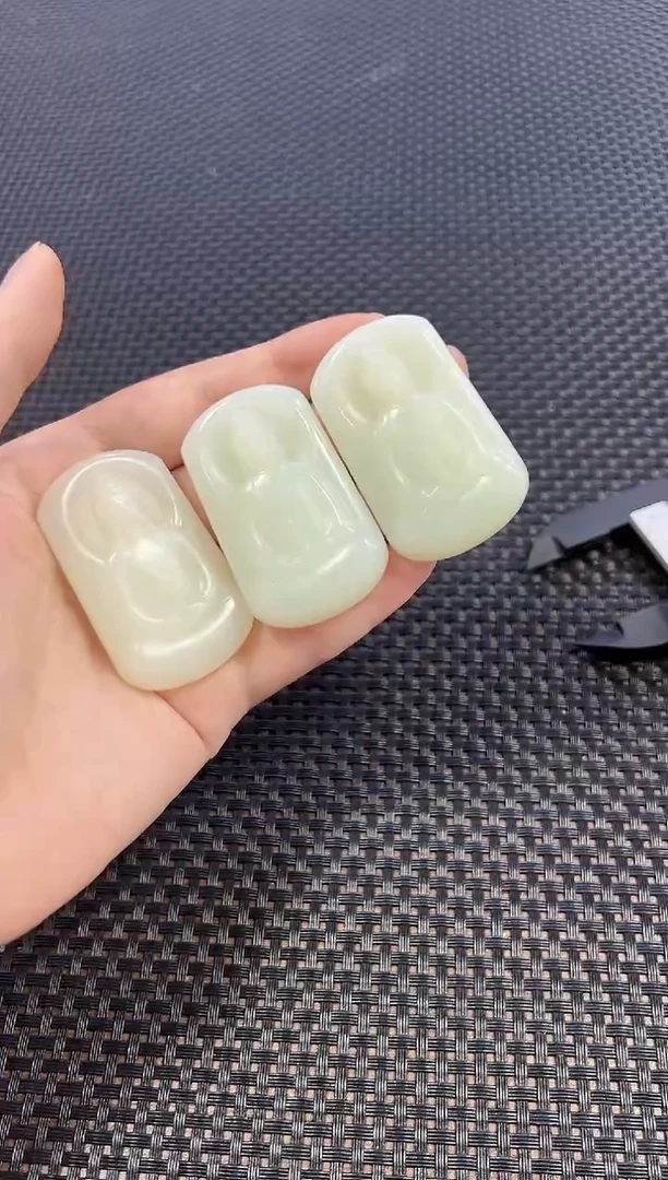 颈饰未镶嵌和田玉一个（多样性发一件）2069