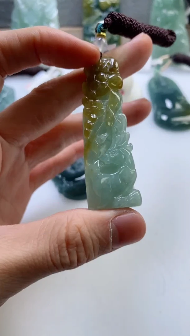 【闪购商品】翡翠挂件未镶嵌