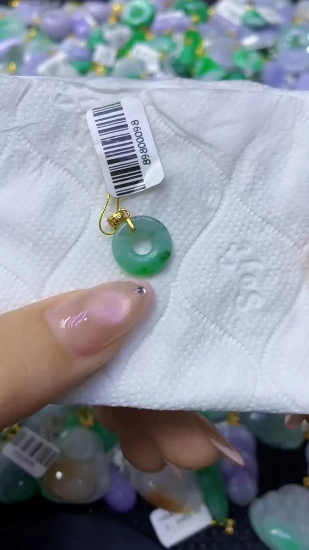 颈饰未镶嵌翡翠天然缅甸翡翠A货