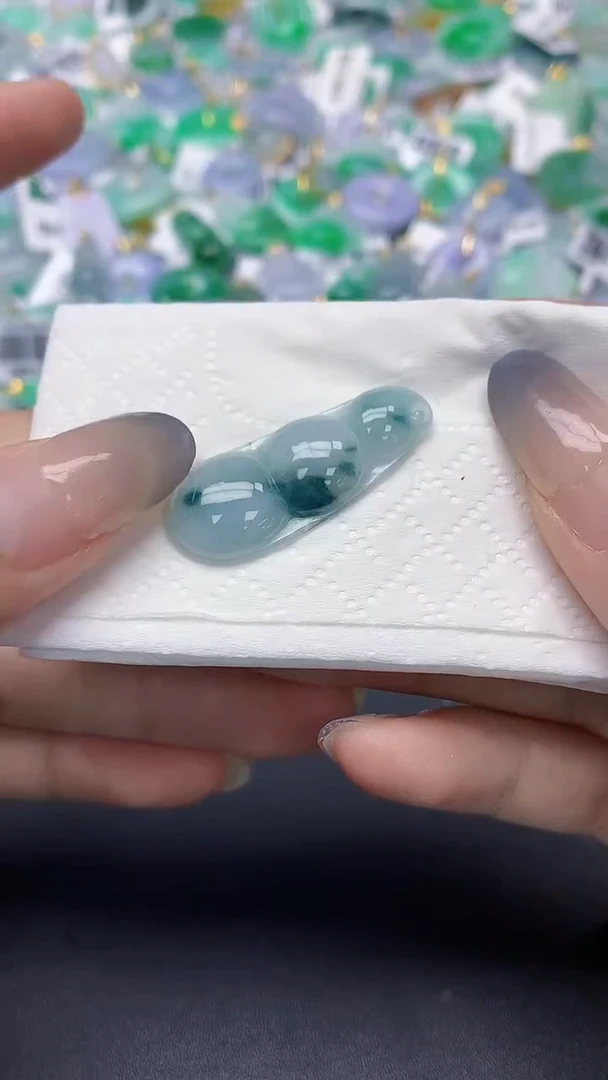 翡翠未镶嵌颈饰天然缅甸a货翡翠