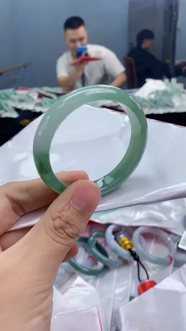 【闪购商品】翡翠手镯未镶嵌翡翠天然缅甸A货