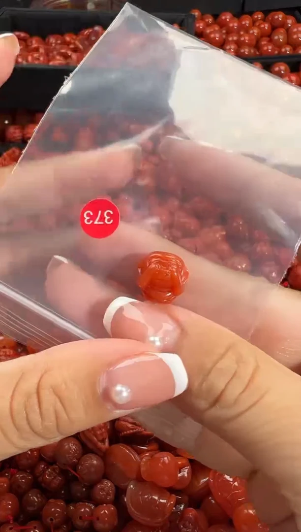 颈饰未镶嵌南红玛瑙1