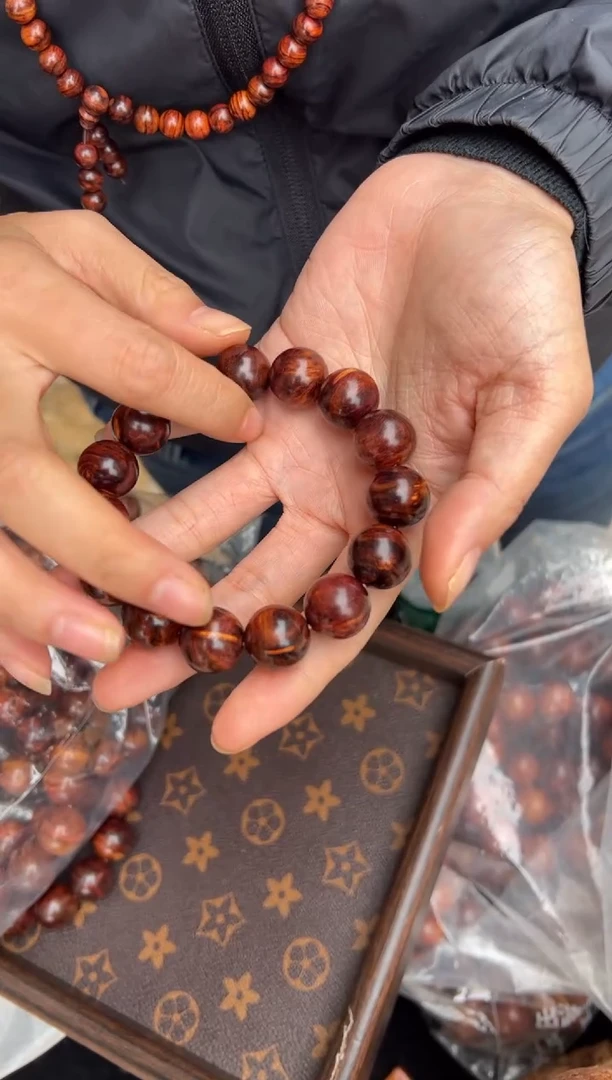 黄花梨/降香黄檀A026留疤水波1.5圆珠手串388