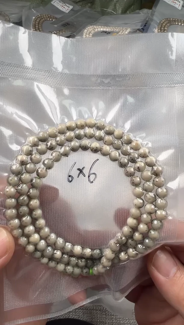 手串星月菩提6mm绿冰带月河豚大留白龙蛋108