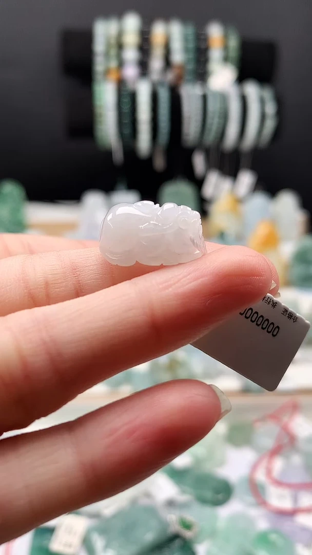 吊坠(不含链)未镶嵌翡翠39通孔貔貅