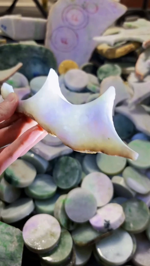 【闪购商品】翡翠颈饰未镶嵌A货吴玉303