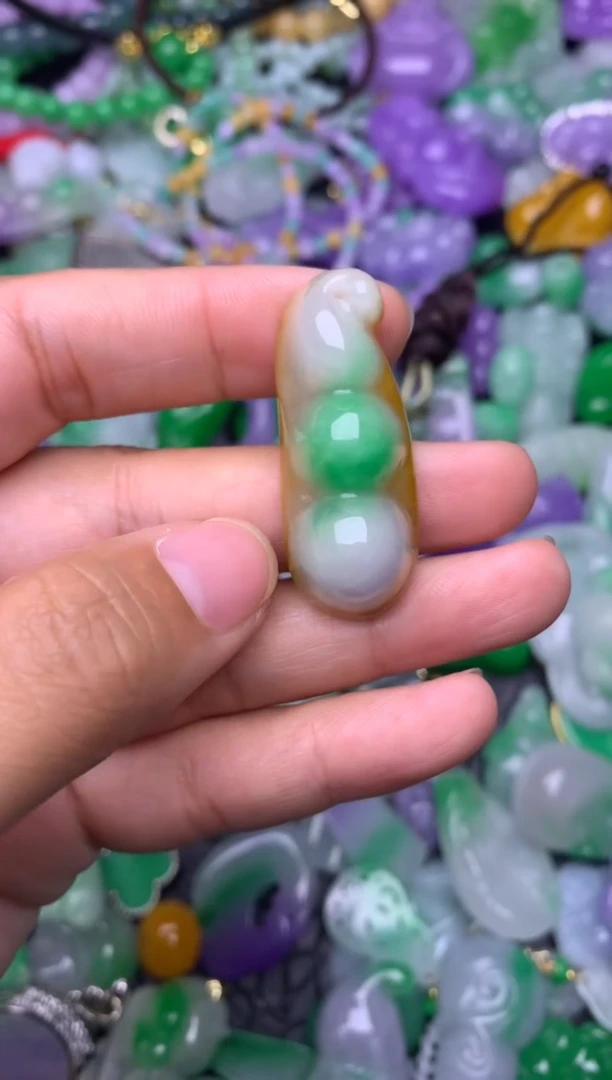 颈饰未镶嵌翡翠缅甸翡翠吊坠