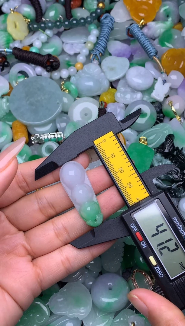 翡翠未镶嵌颈饰天然缅甸翡翠吊坠