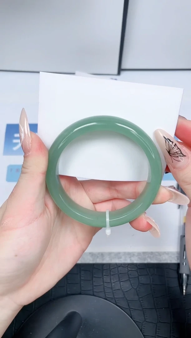 【闪购商品】石英质玉手镯未镶嵌A28-60