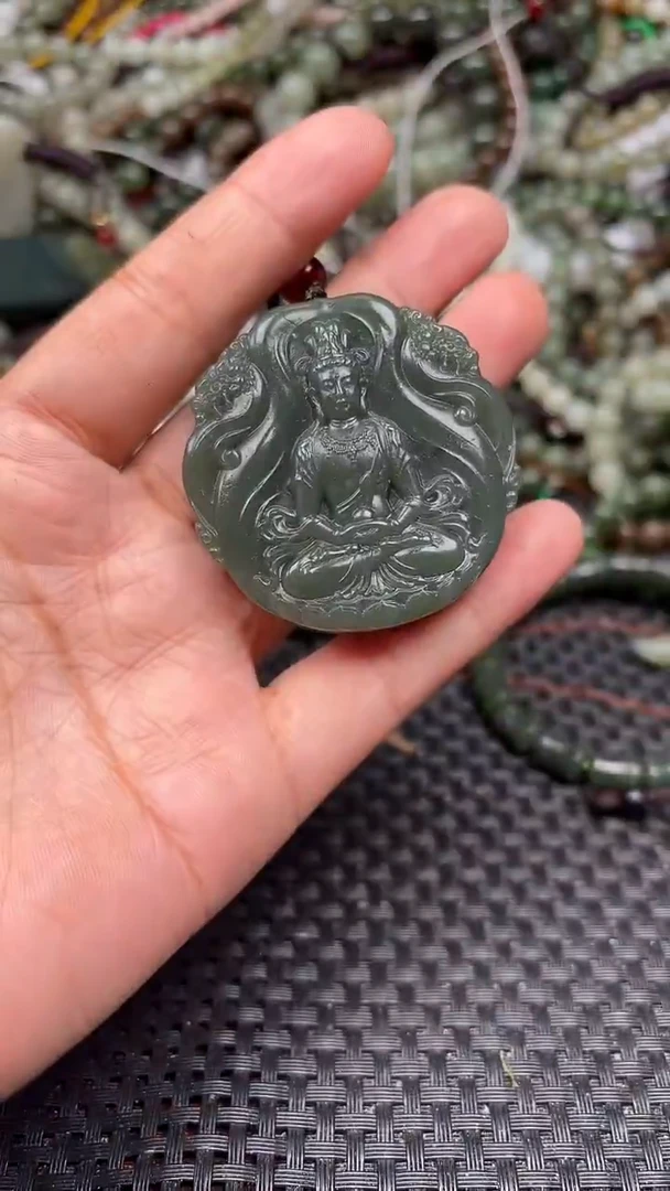 颈饰未镶嵌和田玉1