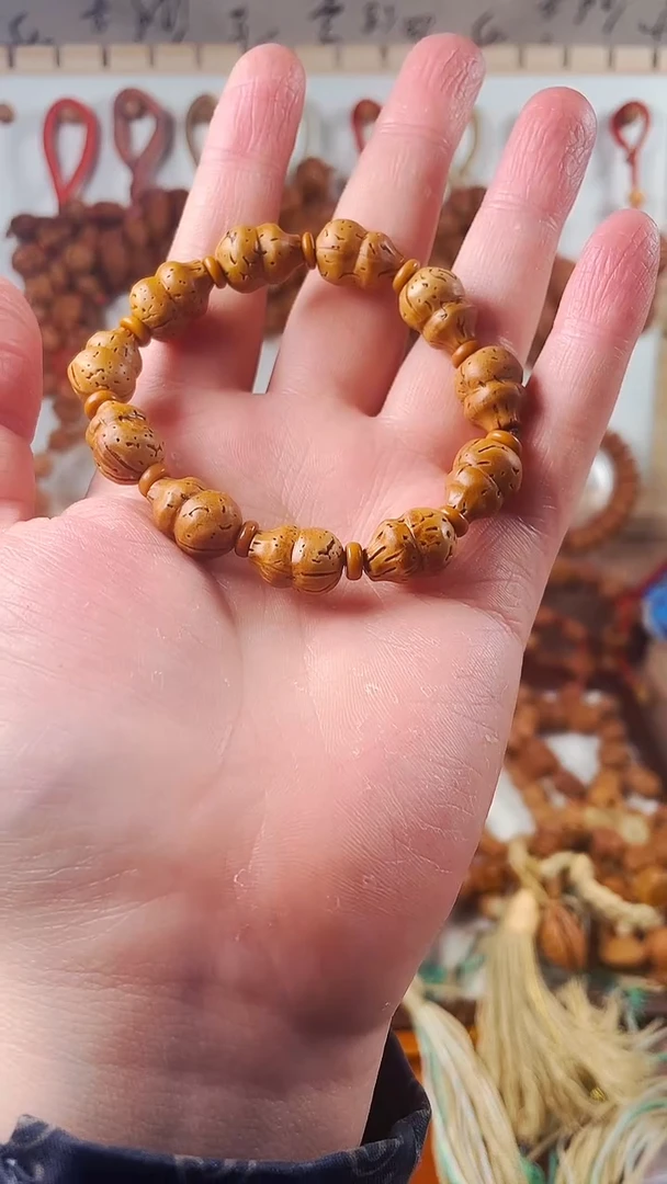 桃核雕刻葫芦手串