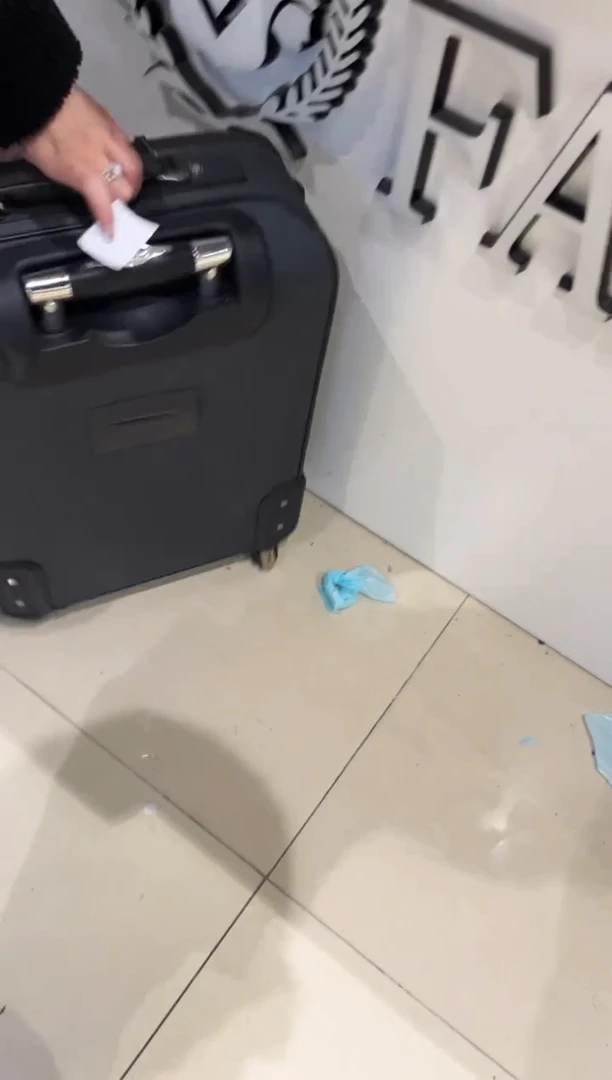 头层牛皮010品牌男包清货中(不要卡单，理性消费）