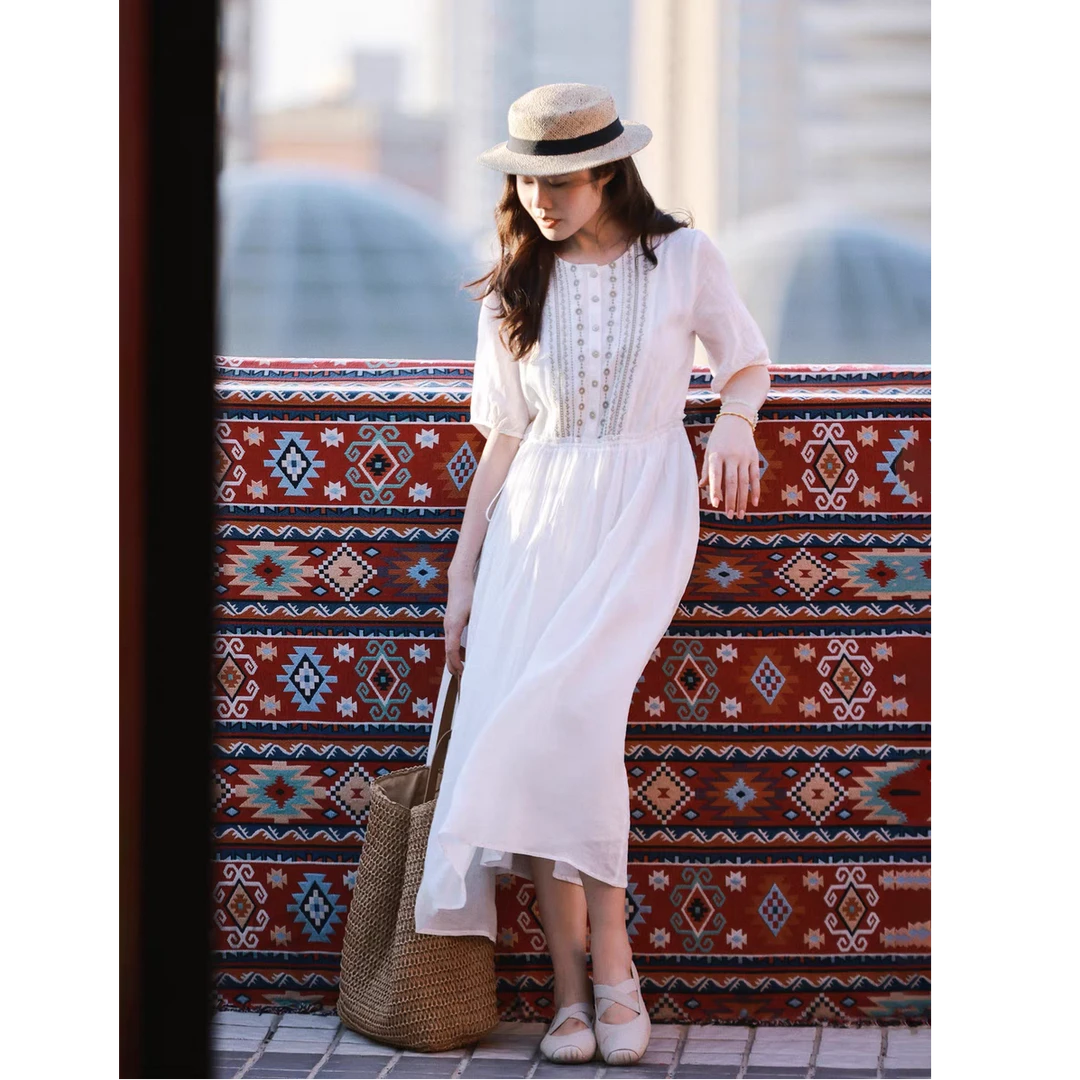 红念白色苎麻刺绣连衣裙女大摆设计感夏季长裙新款女装气质裙子