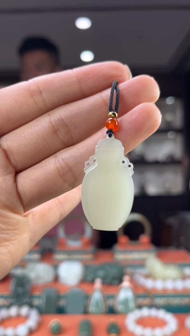 和田玉未镶嵌颈饰1