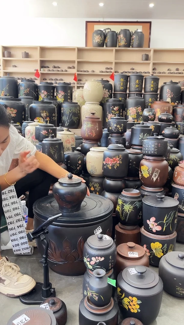 罐瑕疵茶叶罐 小将军荷花 418