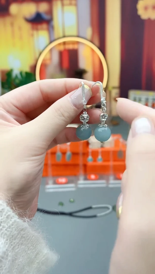 未镶嵌石英质玉（天山翠）耳钉435