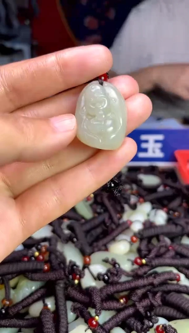 未镶嵌和田玉挂件1