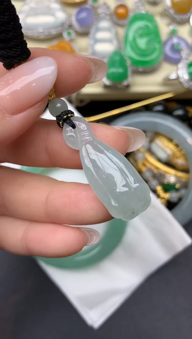 翡翠未镶嵌颈饰121-雪姐翡翠天天见