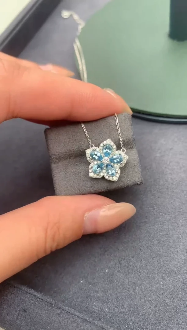 【闪购商品】海蓝宝石套链18K金镶嵌61分海蓝宝石套链