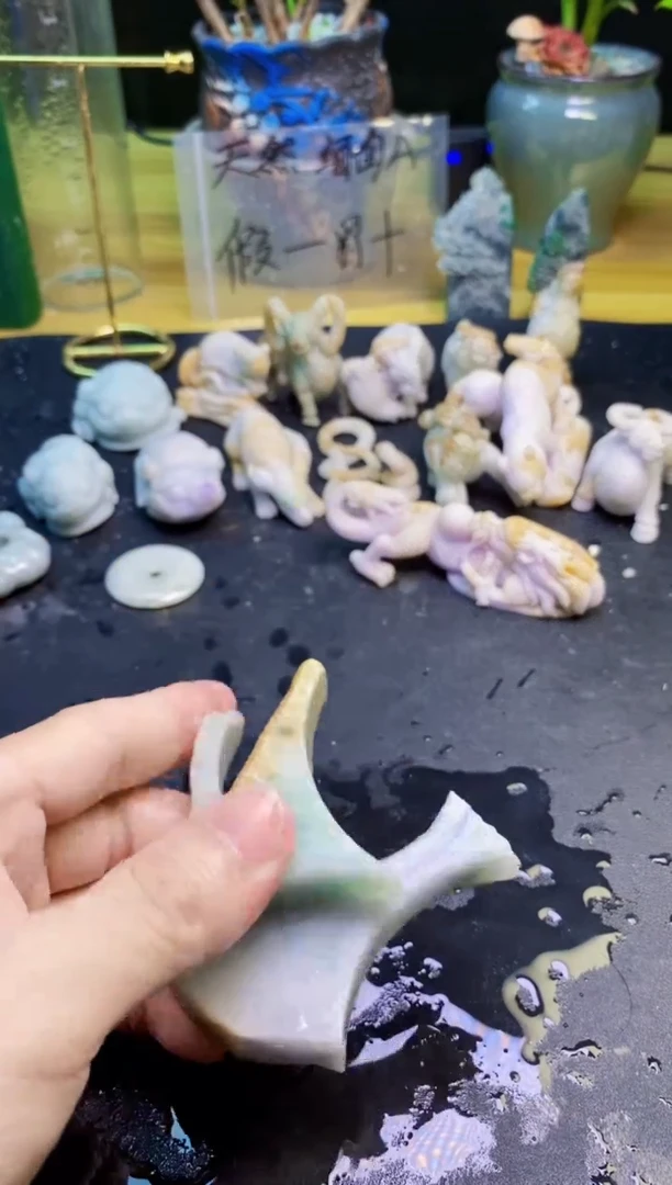 翡翠未镶嵌颈饰天然翡翠156